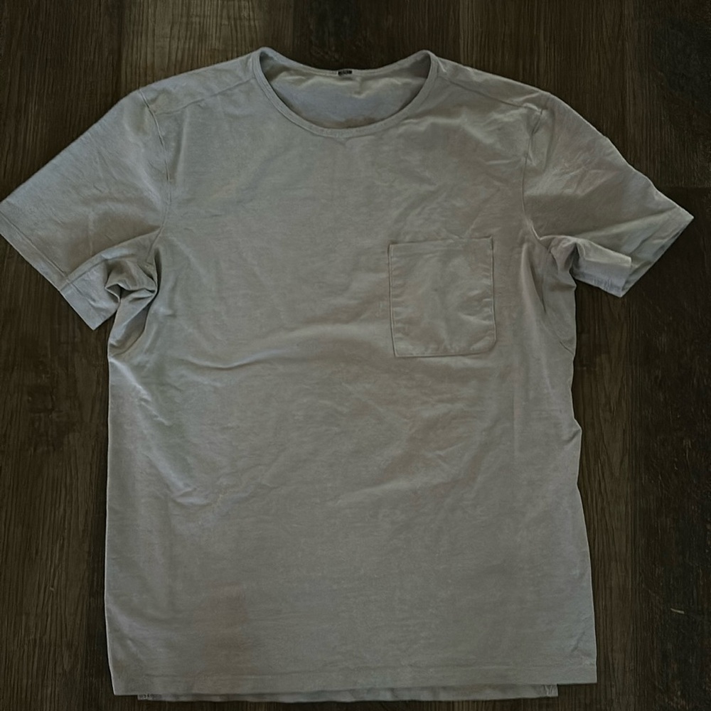 Lululemon chest pocket relaxed fit - small